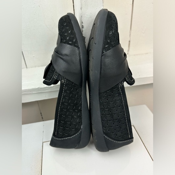 Earth Origins Finley Black Slip Ons Lightweight Loafer Comfort Flats Women’s 6.5 - Picture 12 of 12